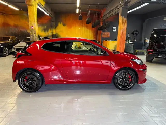 Toyota Yaris view 8