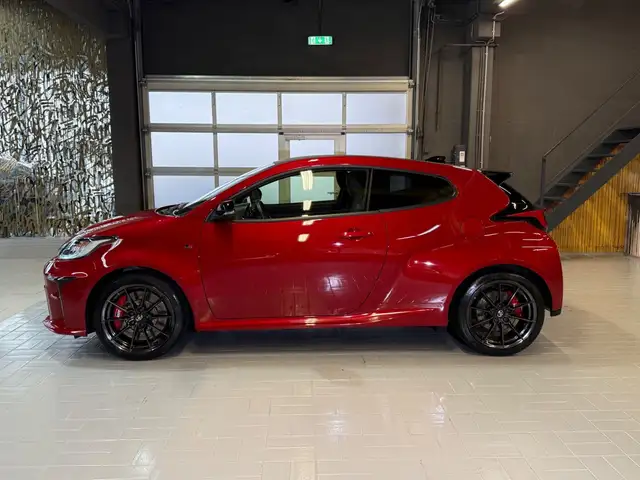 Toyota Yaris view 4