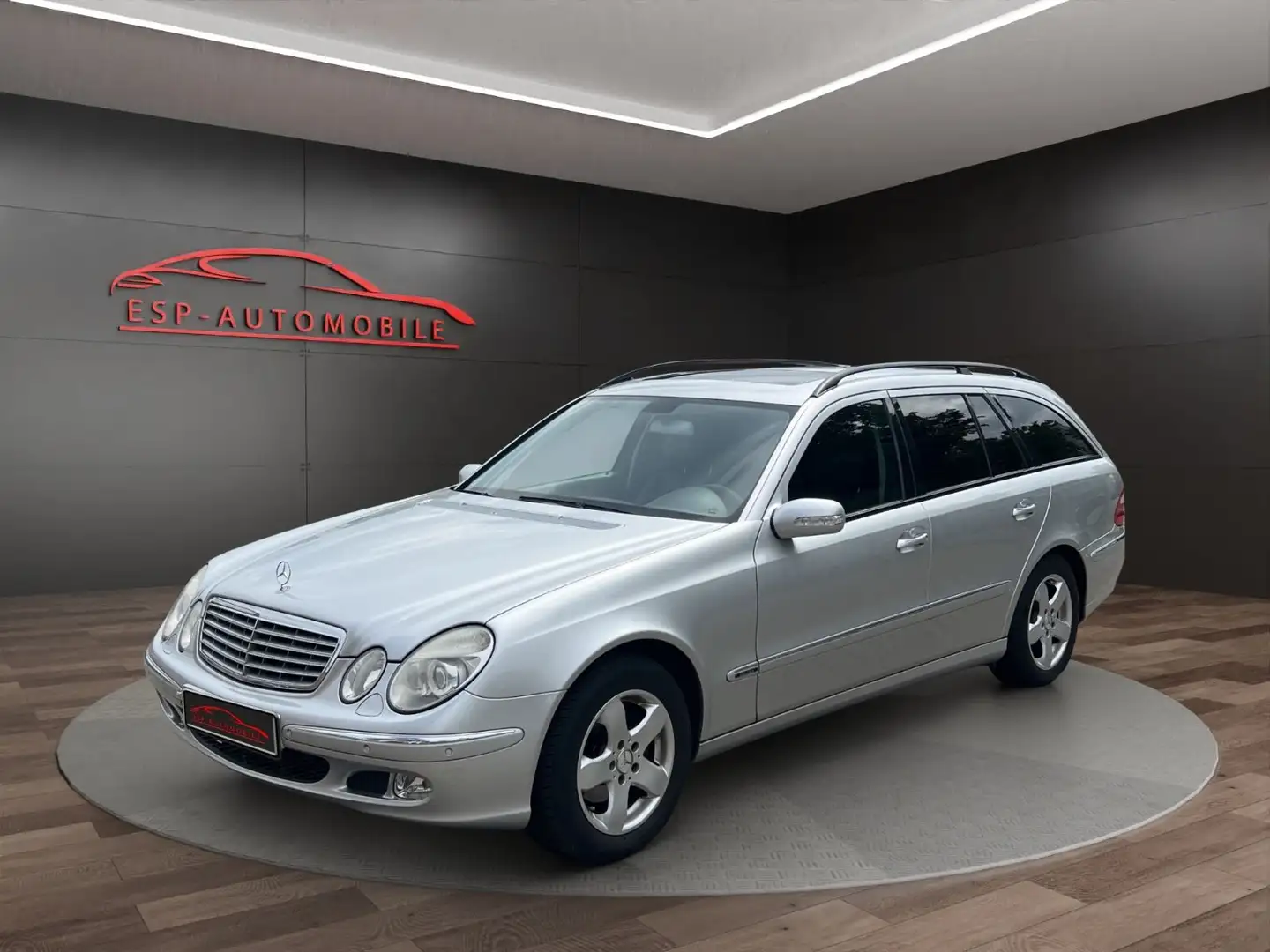 Mercedes-Benz E 240 T*XENON*PDC*NAVI*SHZ*S-DACH Silver - 1