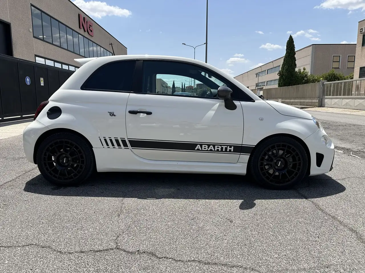 Abarth 595 2022 — фото 7