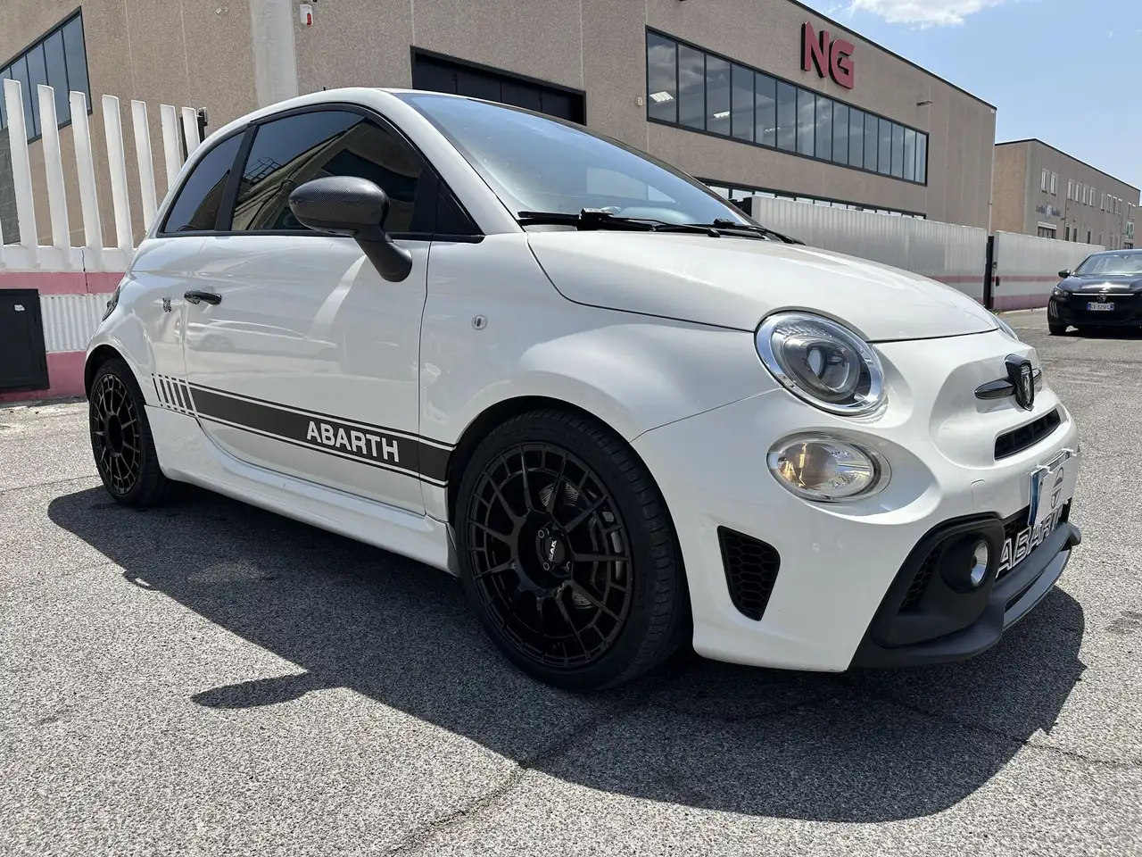 Abarth 595 2022 — фото 8