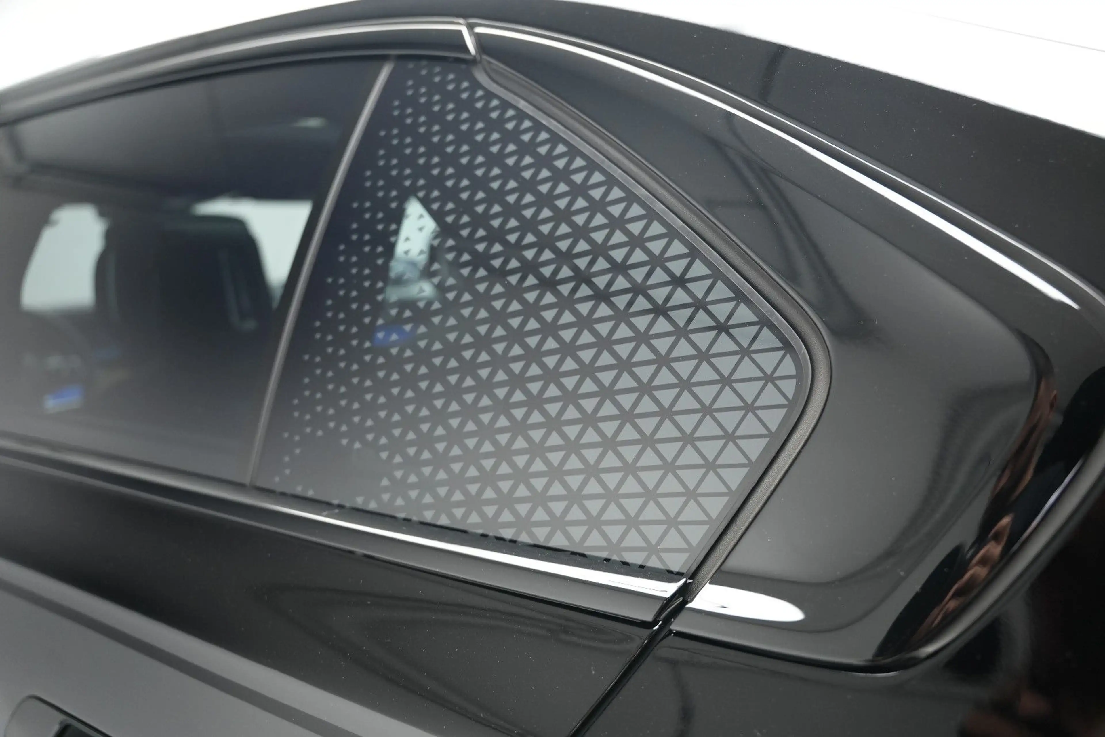 BMW 740 d M-Paket*ICONIC*CinemaTV*SkyLounge*360°*HUD — photo 12