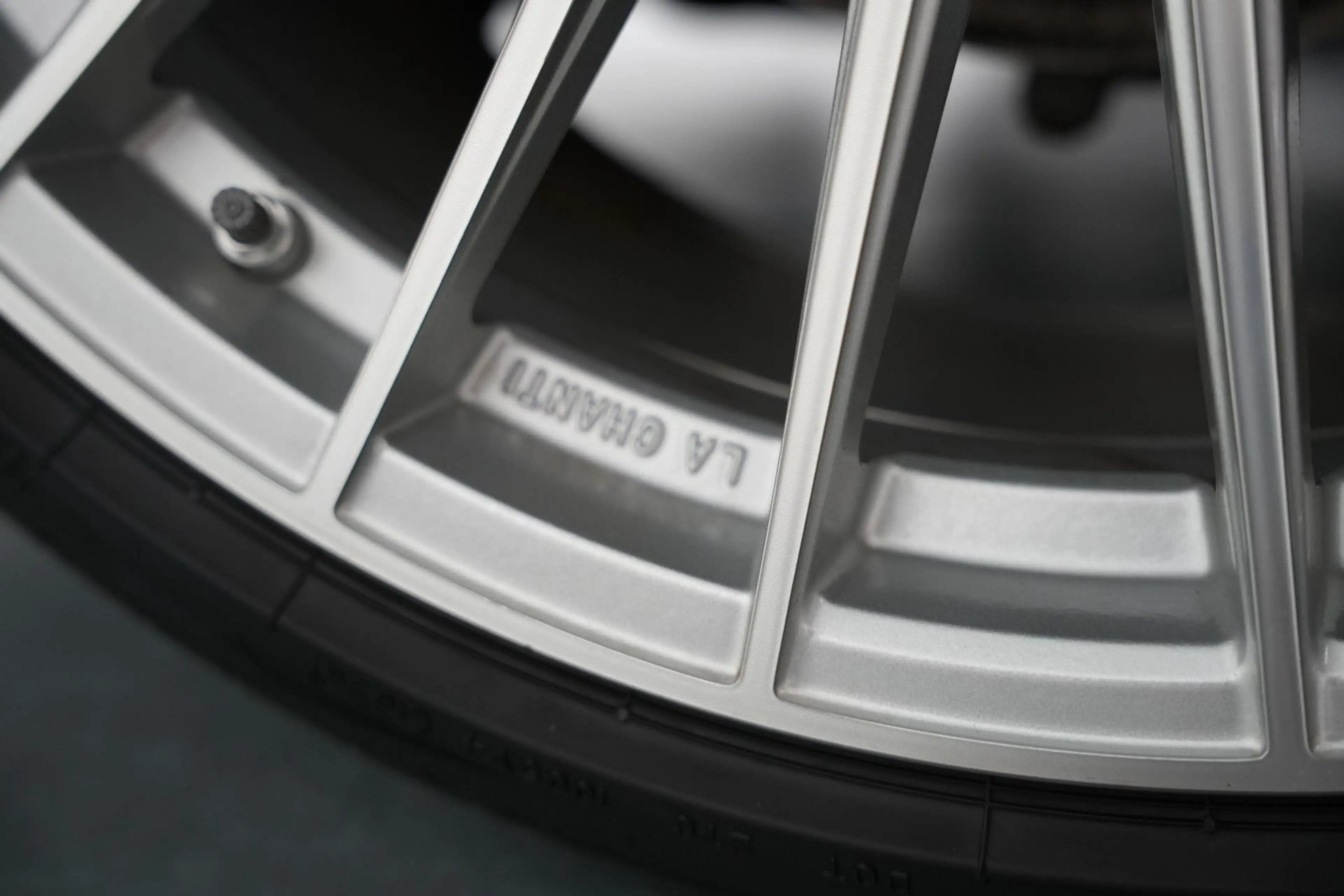 BMW 740 d M-Paket*ICONIC*CinemaTV*SkyLounge*360°*HUD — photo 15