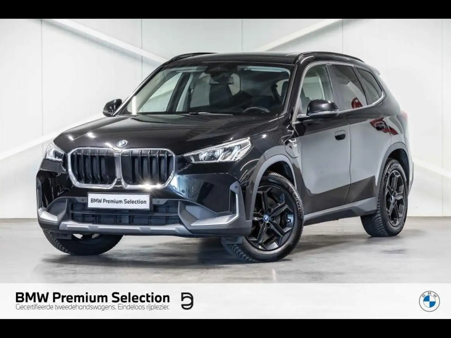 BMW X1 xDrive30e |TOWB |PANO Zwart - 1