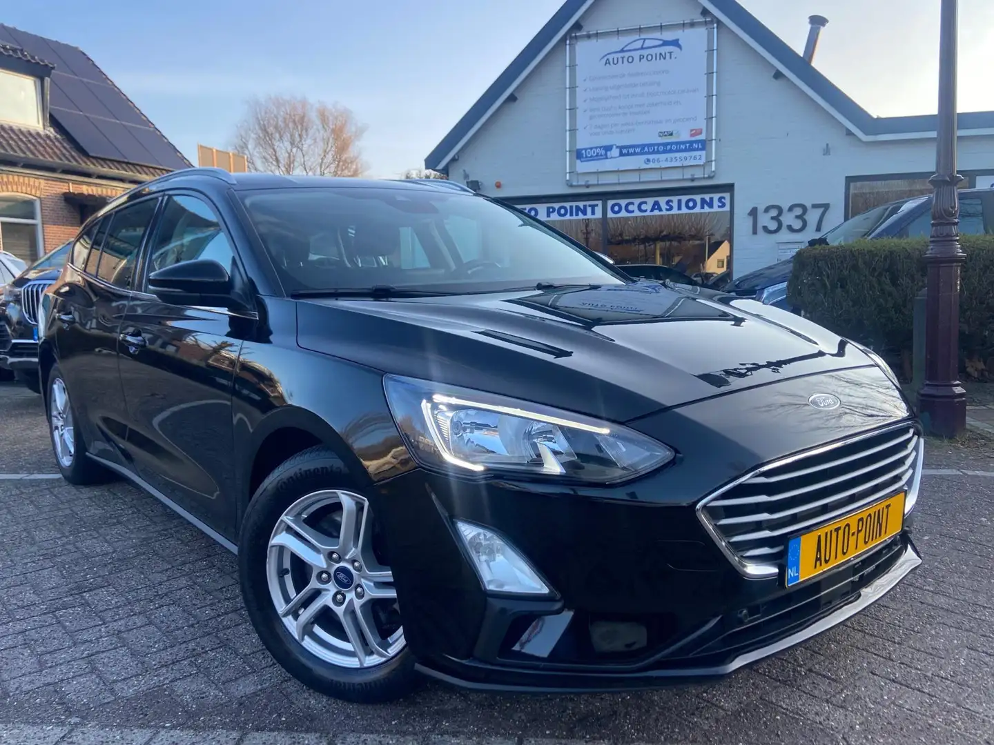 Ford Focus Wagon 1.0 NAVI/CRUISE/CARPLAY/LANE/PDC/BTW Noir - 1