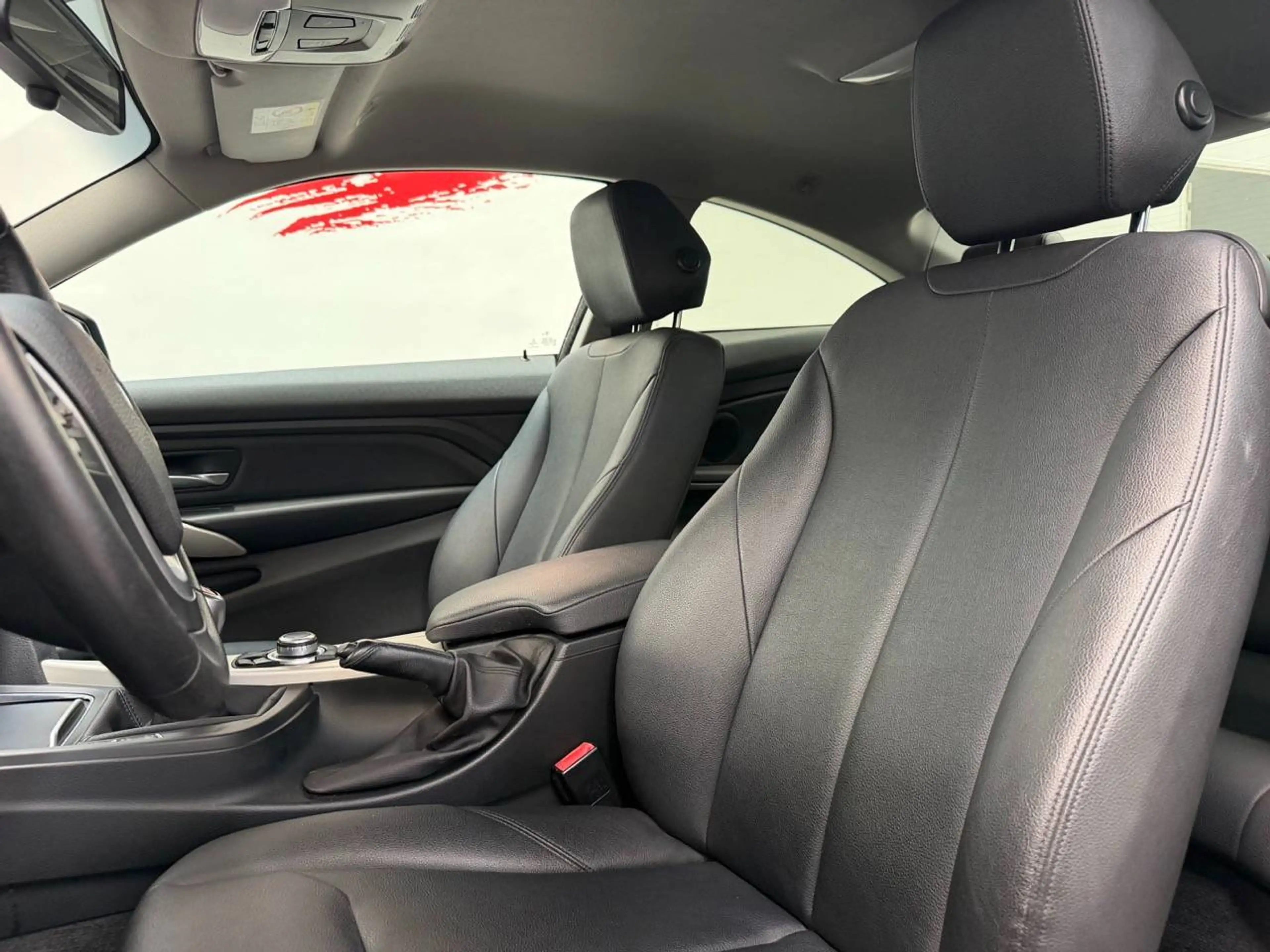 BMW 418 Coupé 418 d — photo 9