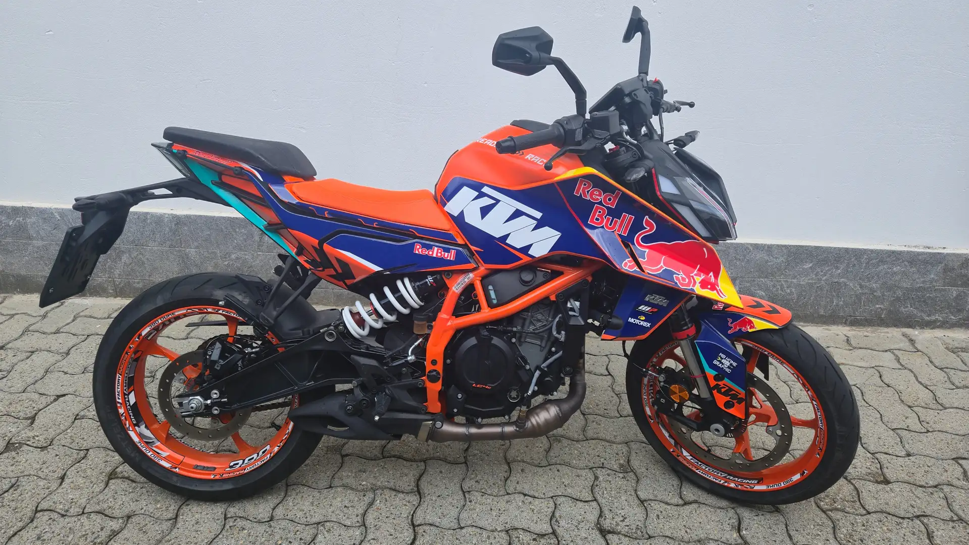 KTM 390 Duke ABS EURO 5 + Arancione - 1