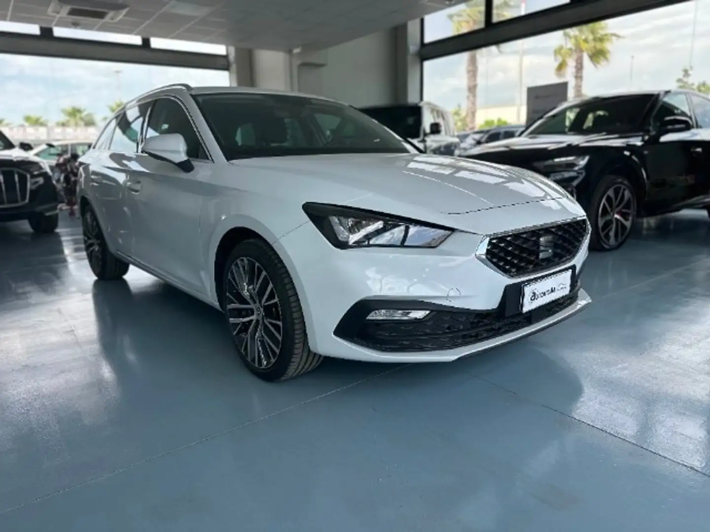 SEAT Leon Sportstourer 1.5 eTSI 150 CV DSG Xcell. Bianco - 1