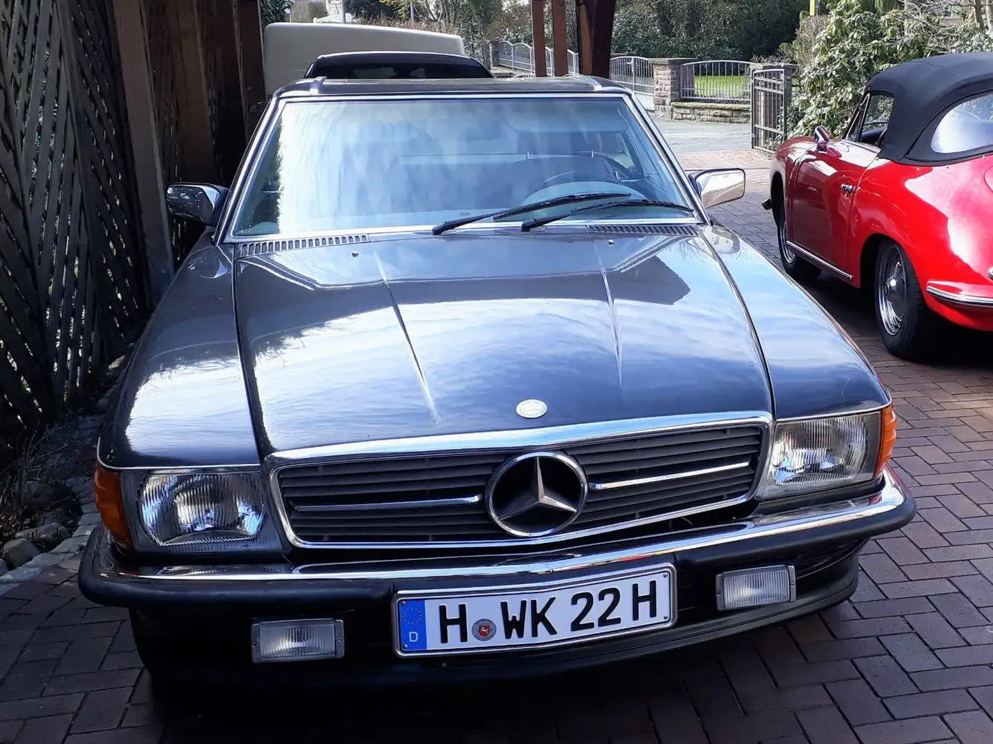 Mercedes-Benz SL 560 Grau - 1