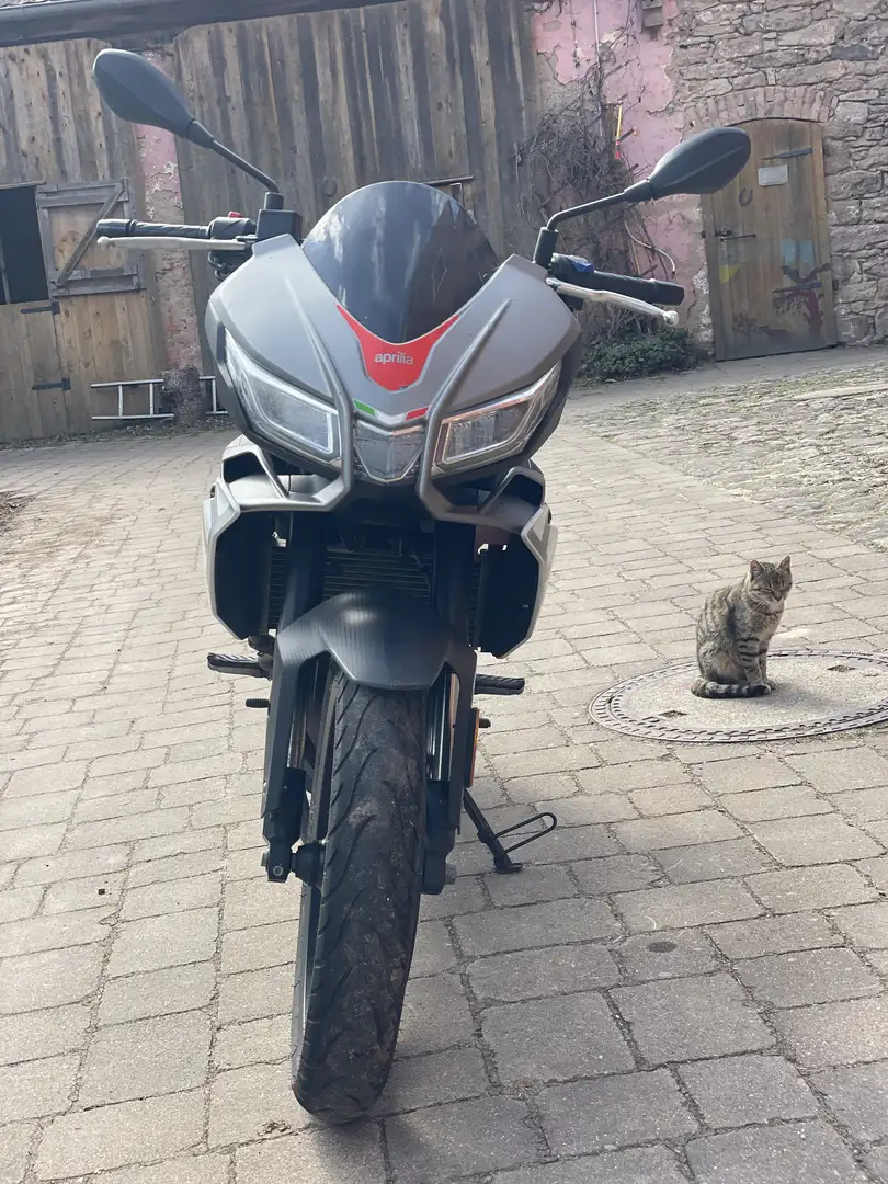Aprilia Tuono Blanc - 1