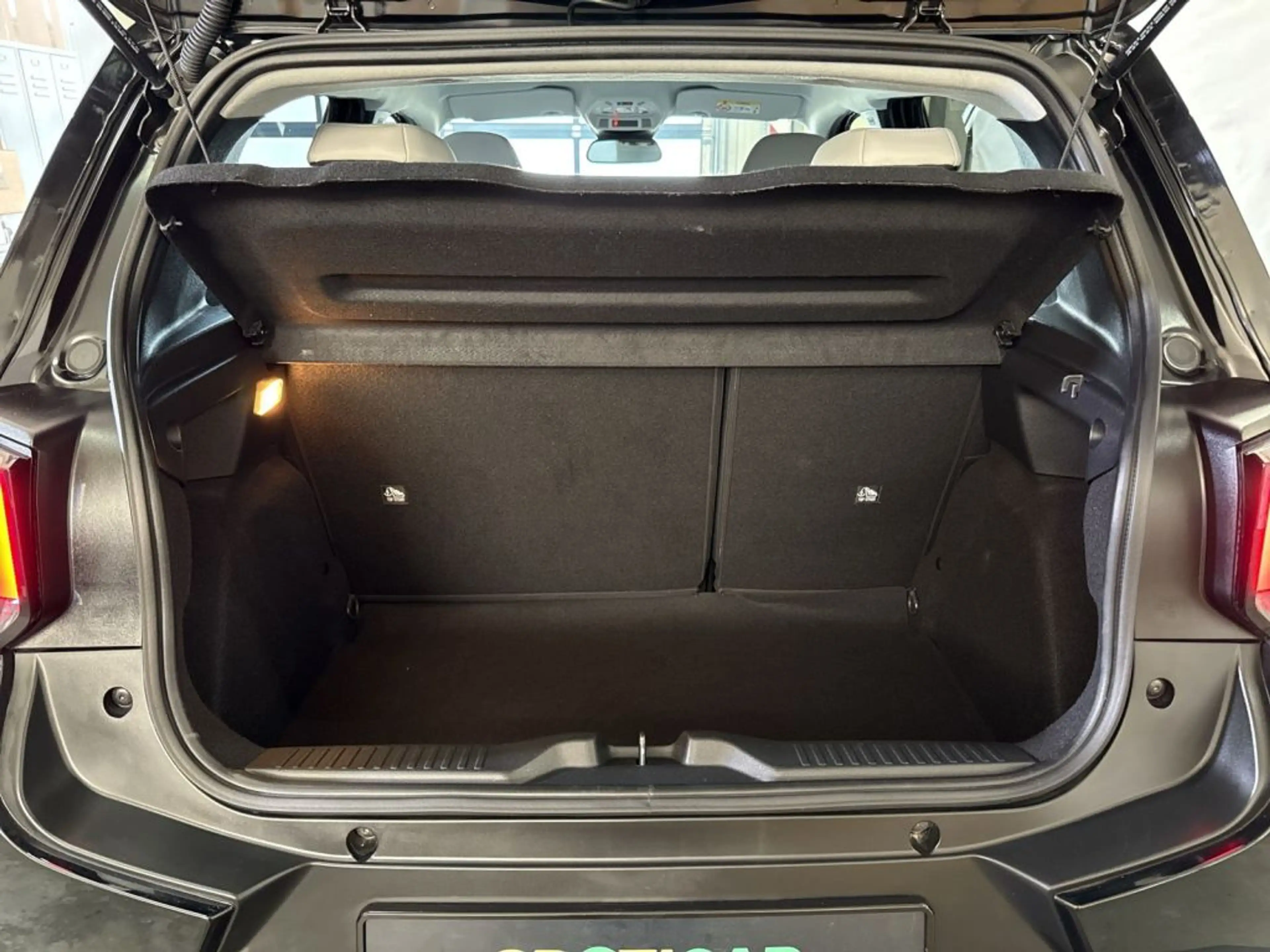 Citroen C3 e-C3 113 Standard-Range MAX — photo 6