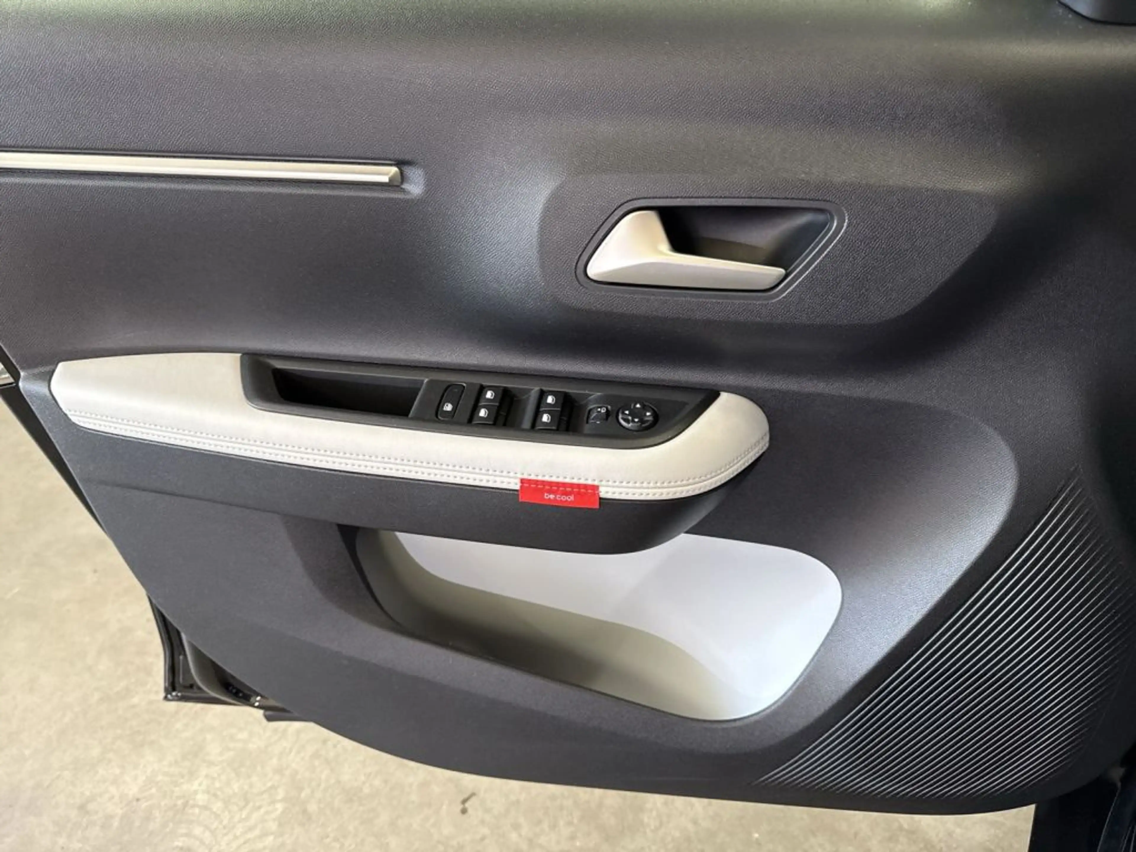 Citroen C3 e-C3 113 Standard-Range MAX — photo 12
