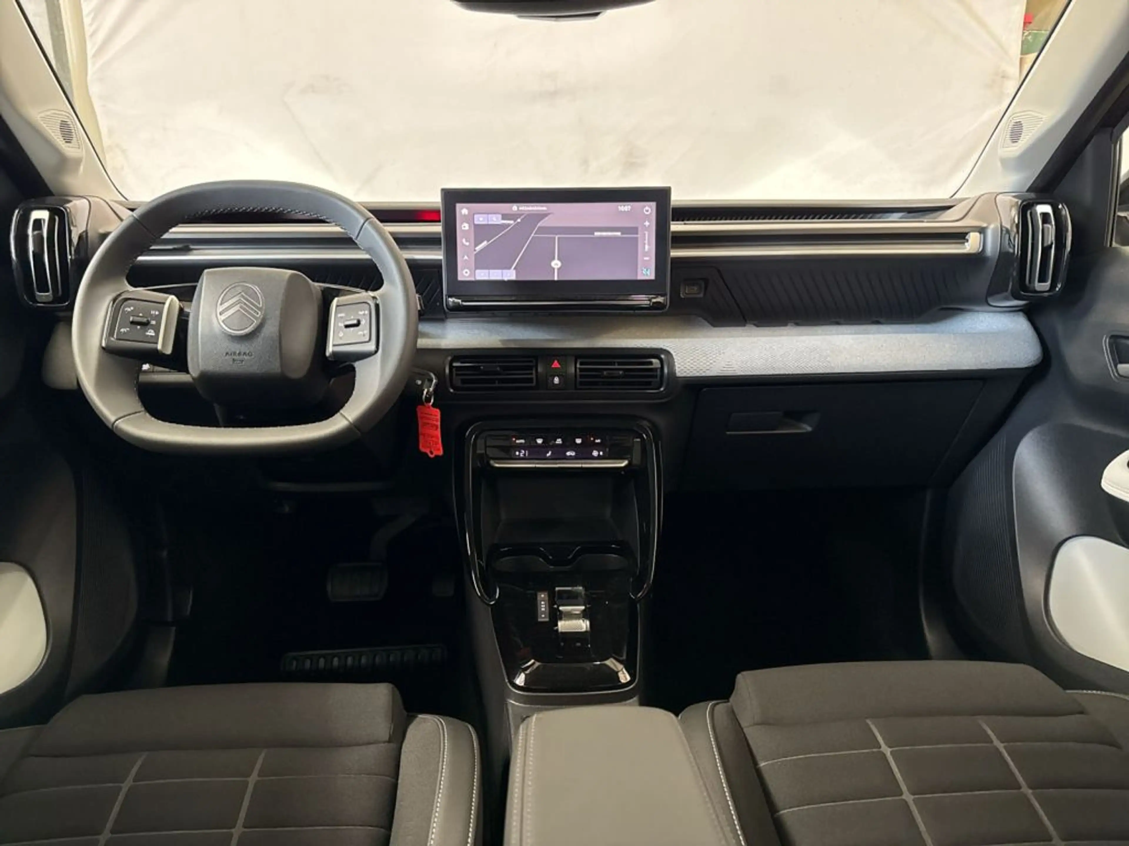 Citroen C3 e-C3 113 Standard-Range MAX — photo 8