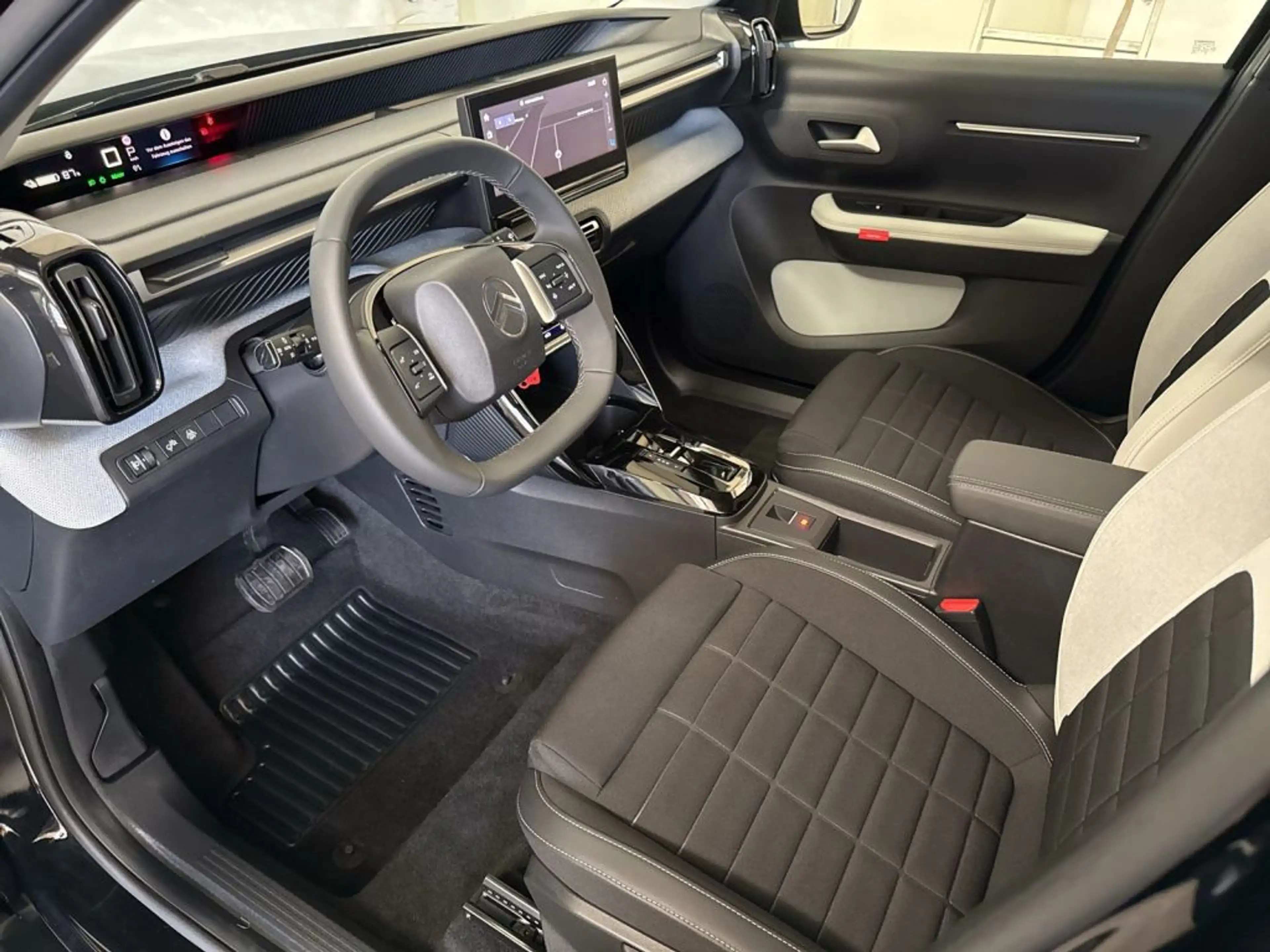 Citroen C3 e-C3 113 Standard-Range MAX — photo 9