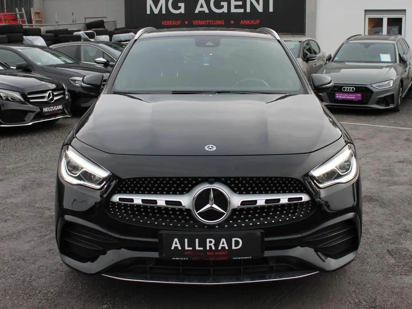 Mercedes-Benz GLA 200 GLA 200 d 4Matic AMG Paket Schwarz - 1