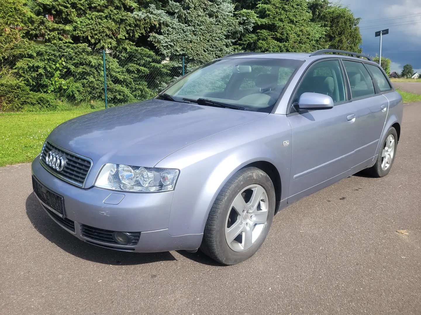 Audi A4 Tüv bei Kauf neu. Grijs - 1