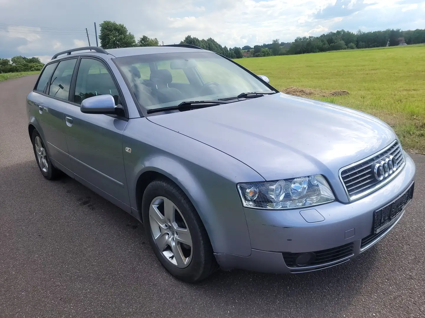 Audi A4 Tüv bei Kauf neu. Grijs - 2