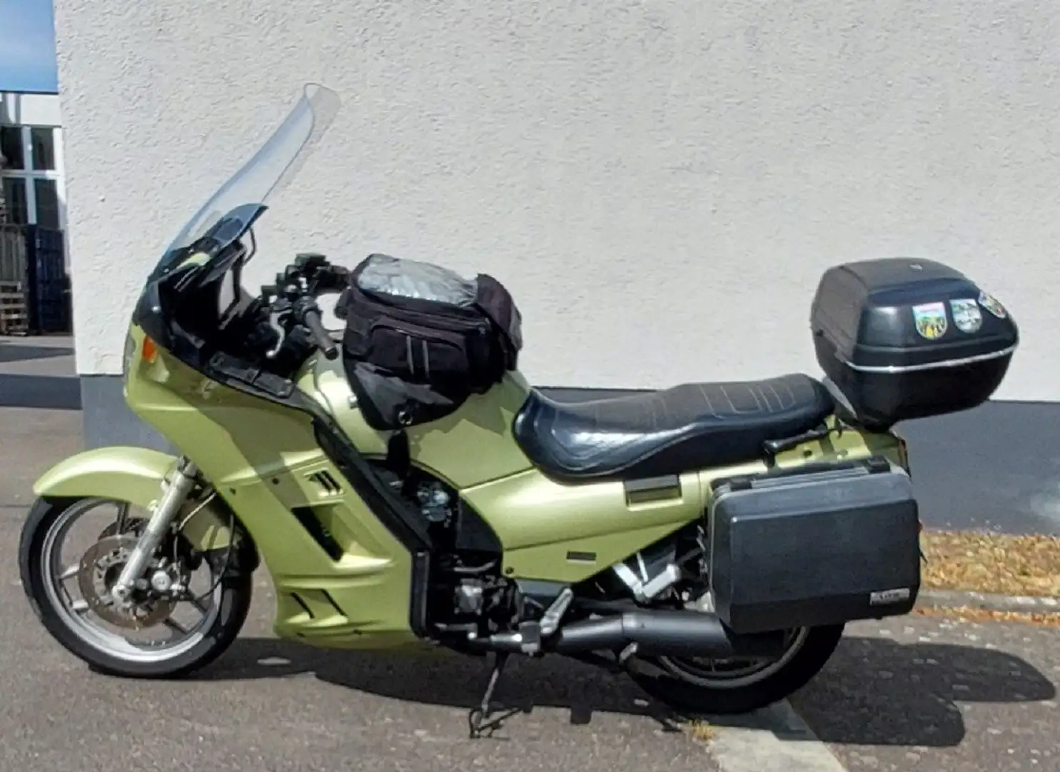 Kawasaki GTR 1000 Or - 1