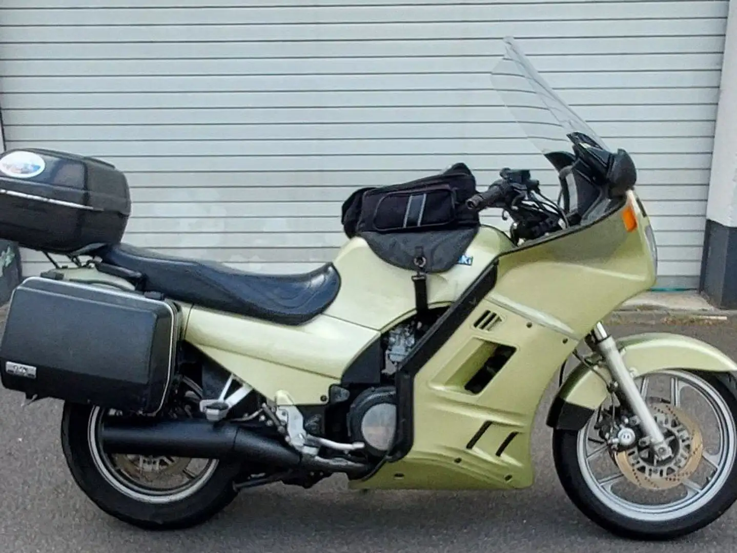 Kawasaki GTR 1000 Or - 2