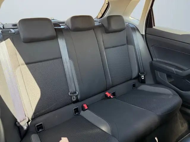 Volkswagen Polo view 11