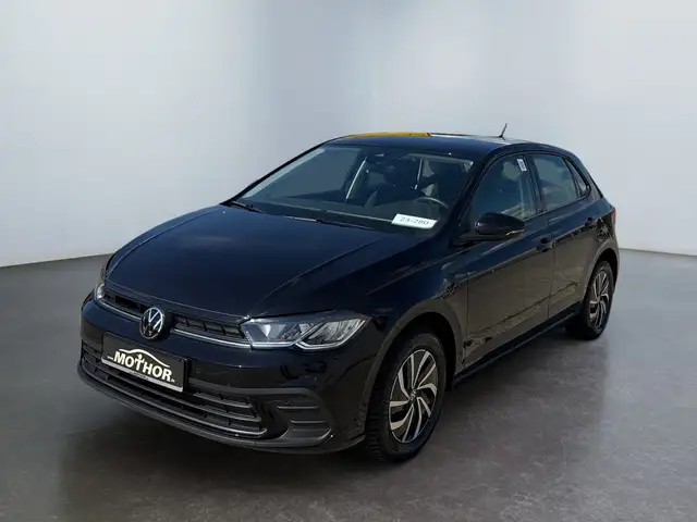 Volkswagen Polo view 2
