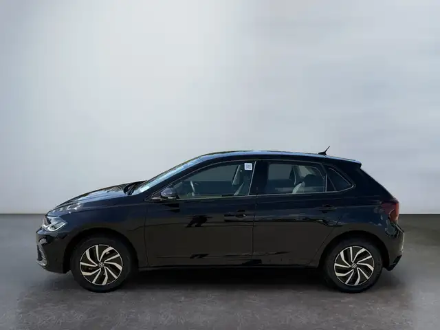 Volkswagen Polo view 3