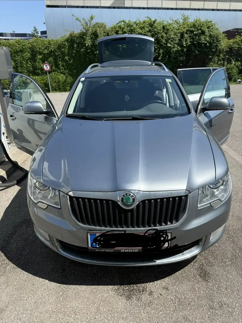 Skoda Superb 2.0 TDI 4x4 DSG Elegance - 1
