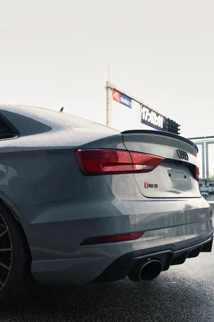 Audi RS3 Limousine 8V Grau - 2