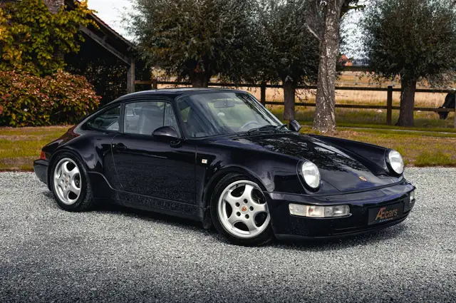 Porsche 911 view 4