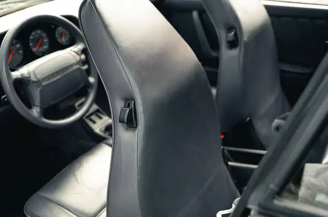 Porsche 911 view 6