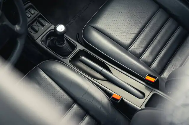 Porsche 911 view 11