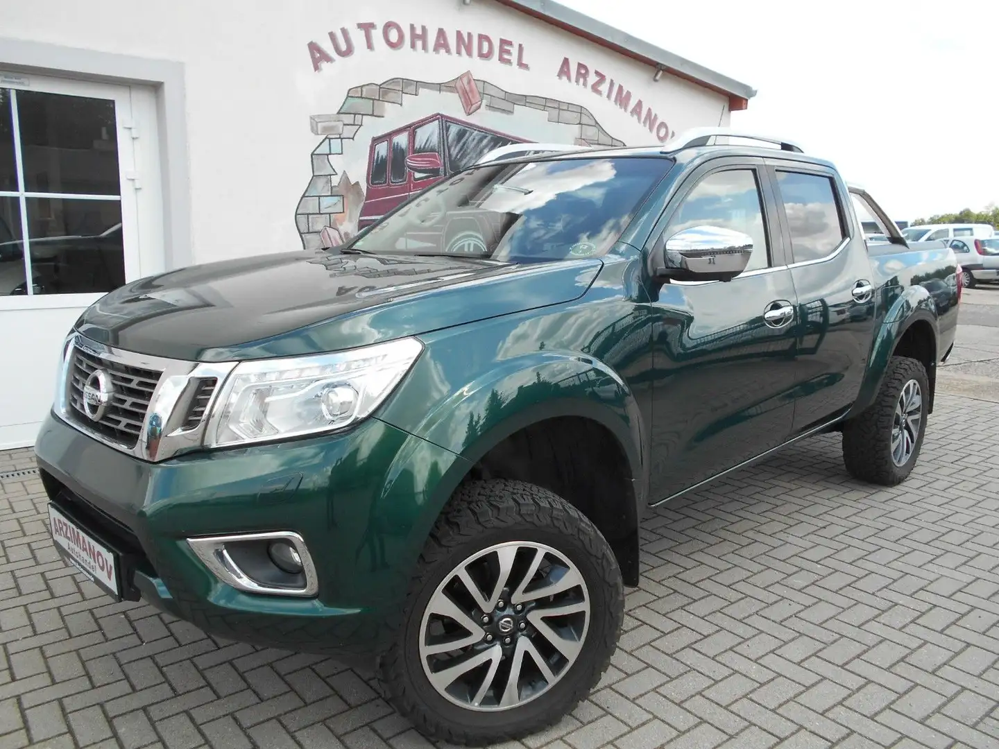 Nissan Navara NP300 2.3 dCi N-Connecta Double Cab 4x4 Grün - 1