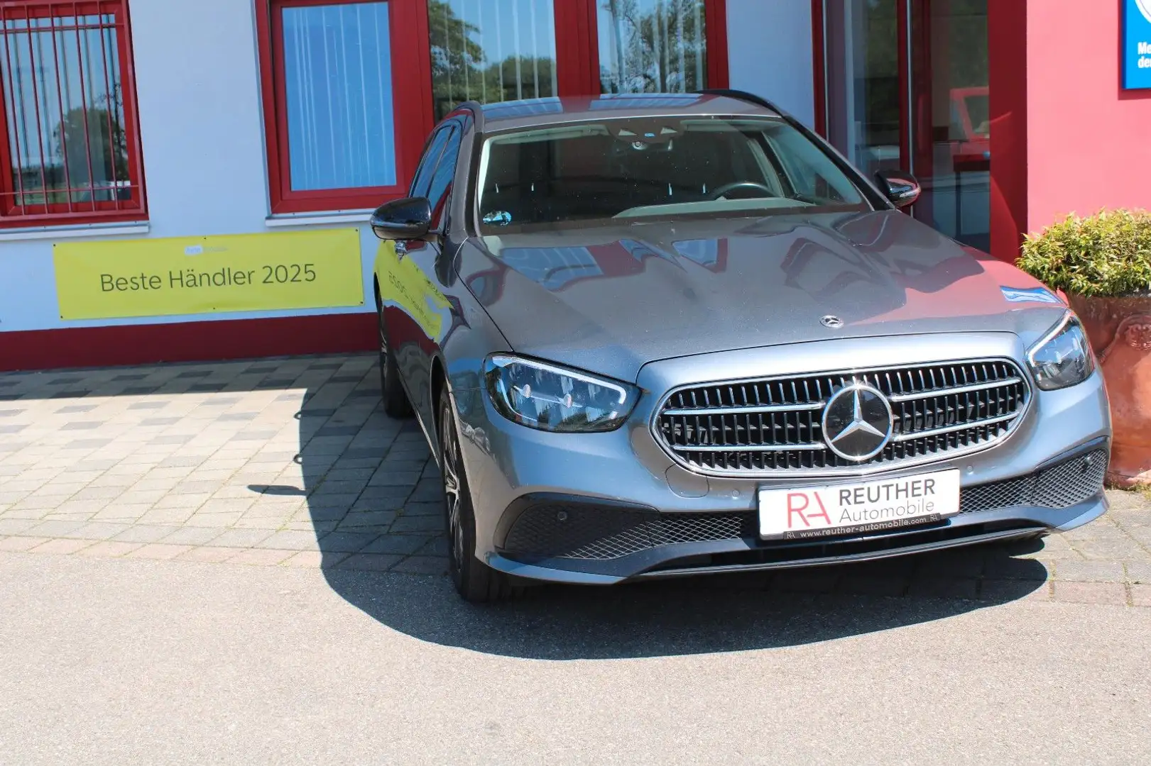 Mercedes-Benz E 300 de Avantgarde*AHK*DISTONIC PLUS* Gris - 2
