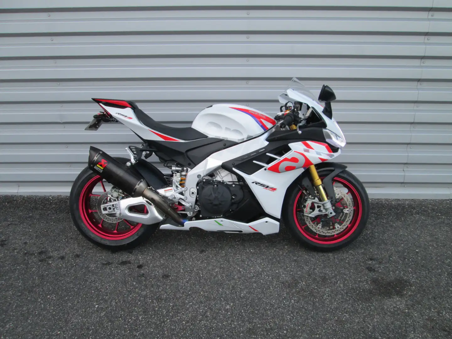 Aprilia RSV4 Alb - 2