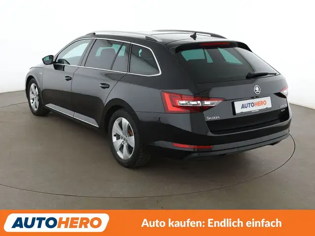 Skoda Superb view 4