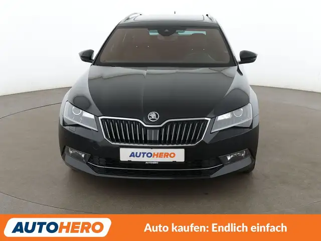 Skoda Superb view 9