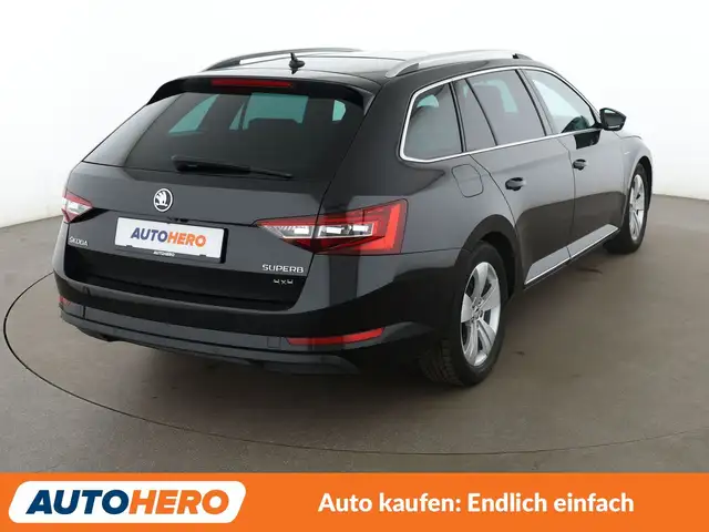Skoda Superb view 6