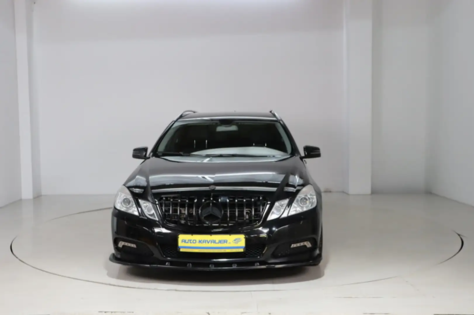 Mercedes-Benz E 350 CGI T BlueEFFICIENCY * Navi * Sitzhzg. * Noir - 2