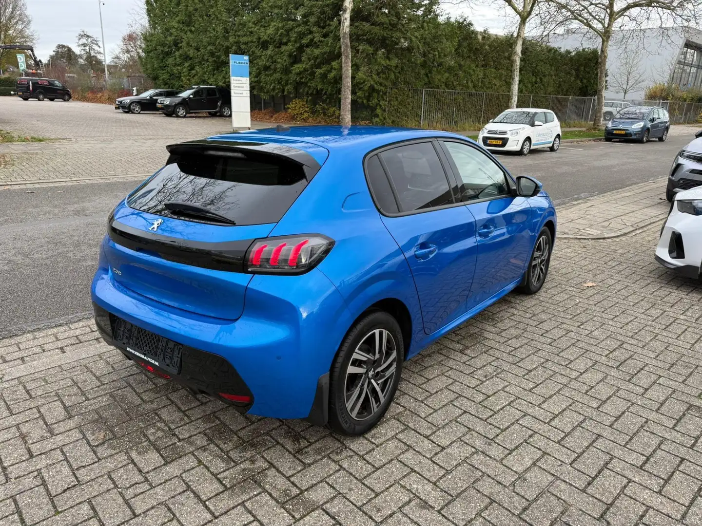 Peugeot 208 1.2 PureTech Allure 100PK, Navi, 12 mnd garantie Azul - 2