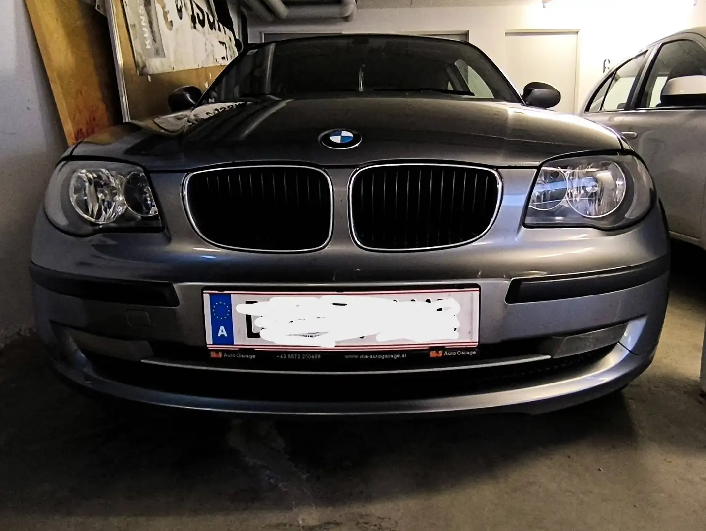 BMW 116 116i Advantage Advantage Grau - 1