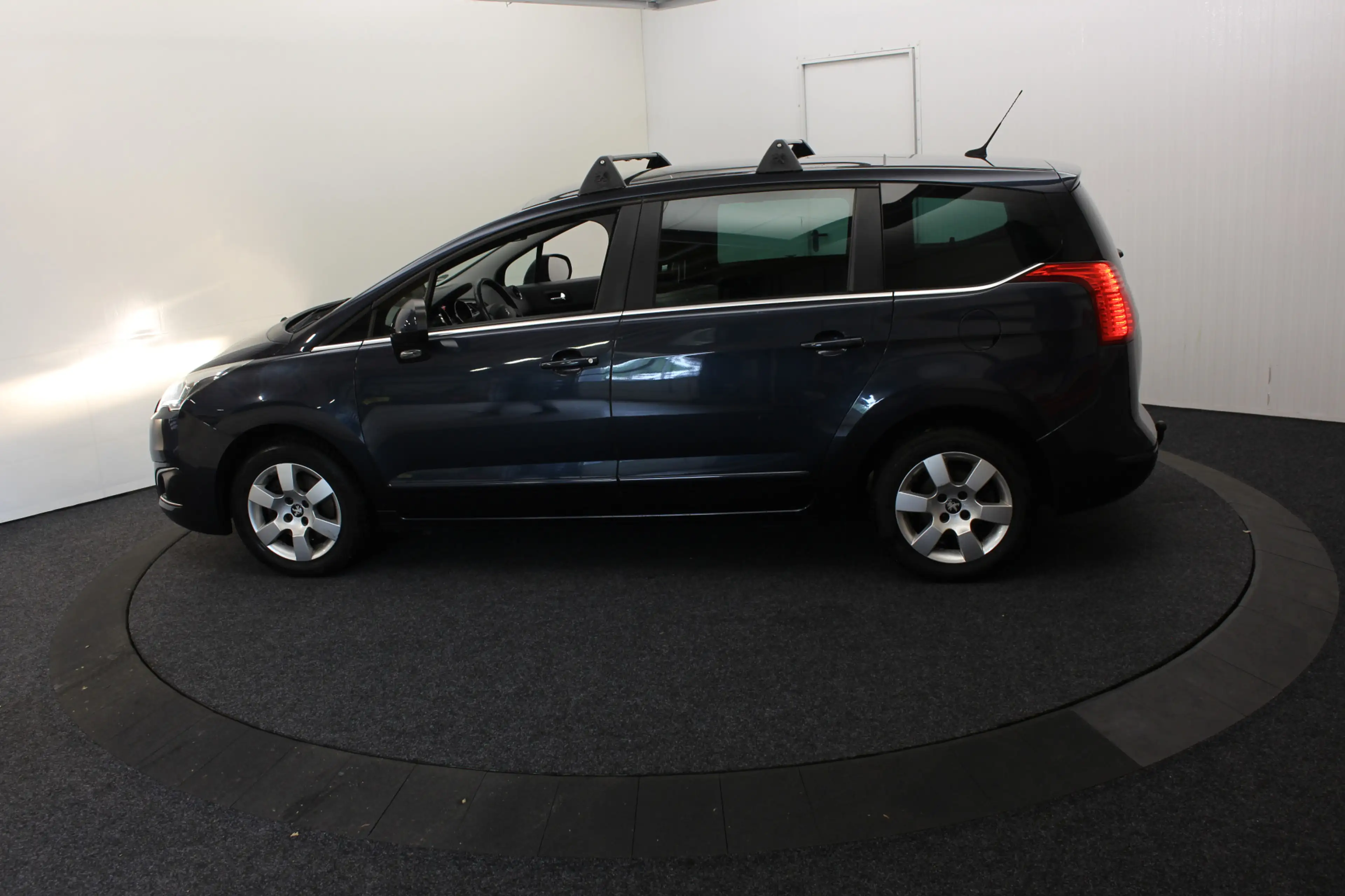 Peugeot 5008 1.2 PureTech Blue L 7p. Dealer onderh + distr verv — photo 10