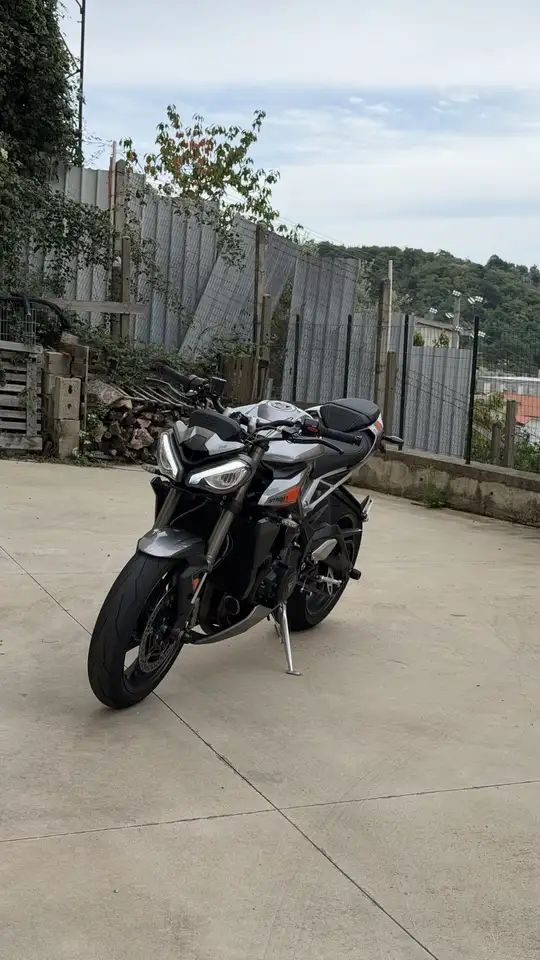 Triumph Street Triple RS