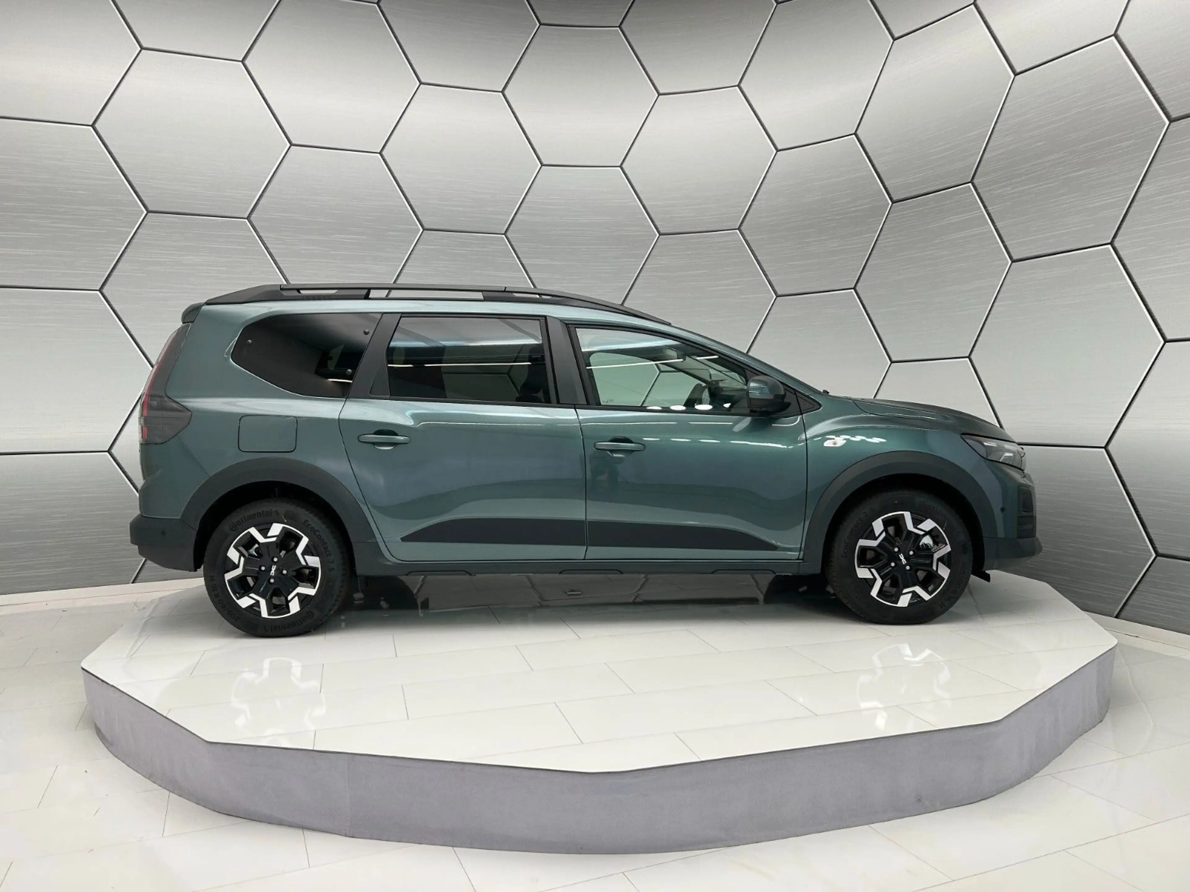 Dacia Jogger Journey hybrid 155 7-Sitzer 360° Navi — photo 7