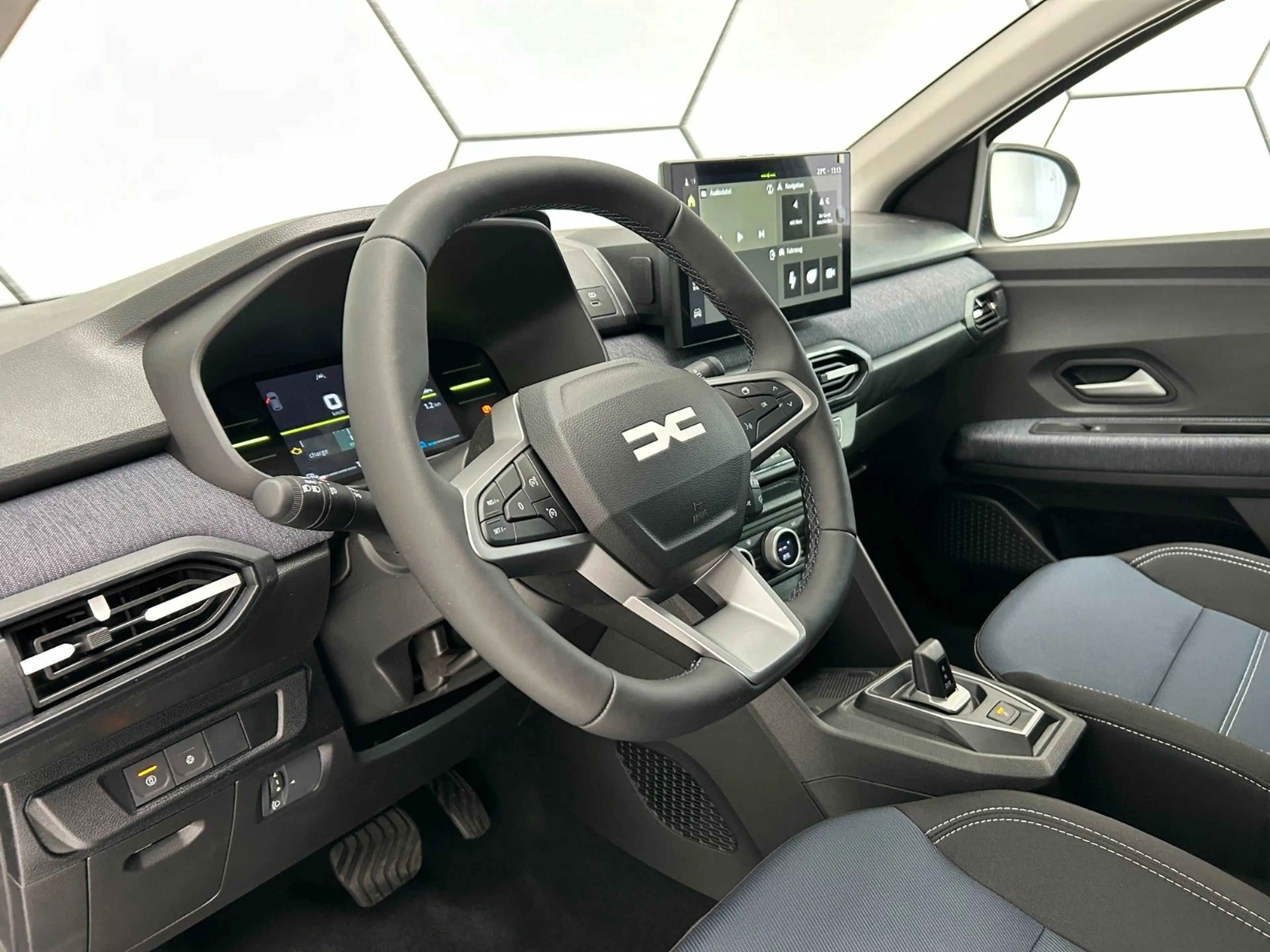 Dacia Jogger Journey hybrid 155 7-Sitzer 360° Navi — photo 14