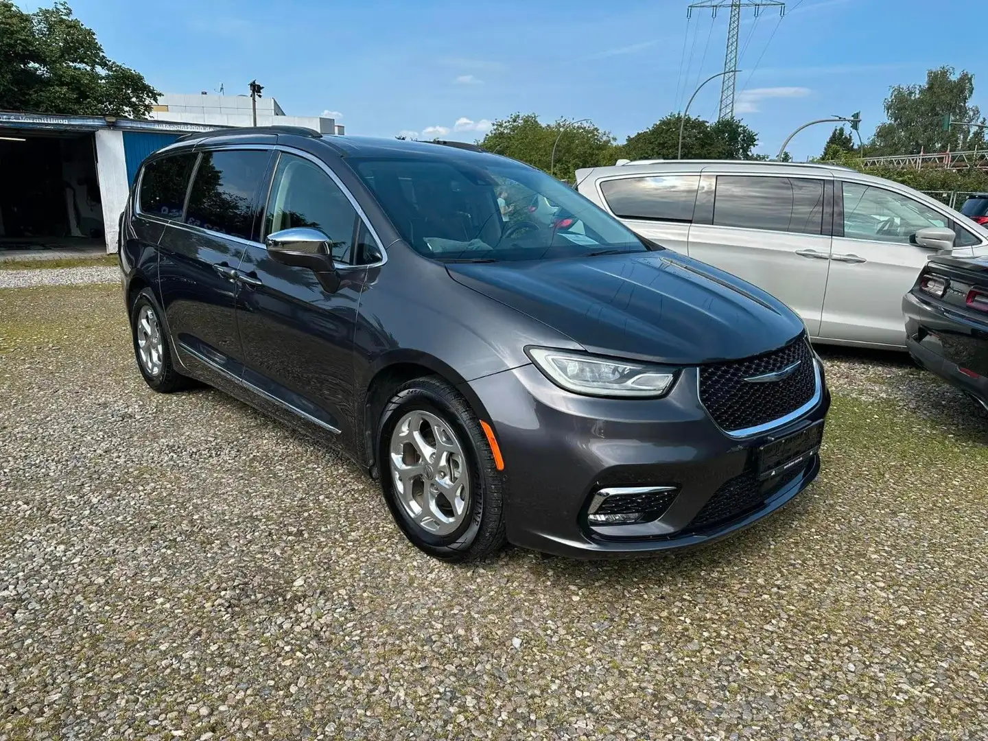 Chrysler Pacifica Chrysler Pacifica 3,6 Limited  + 7 weitere Gris - 2