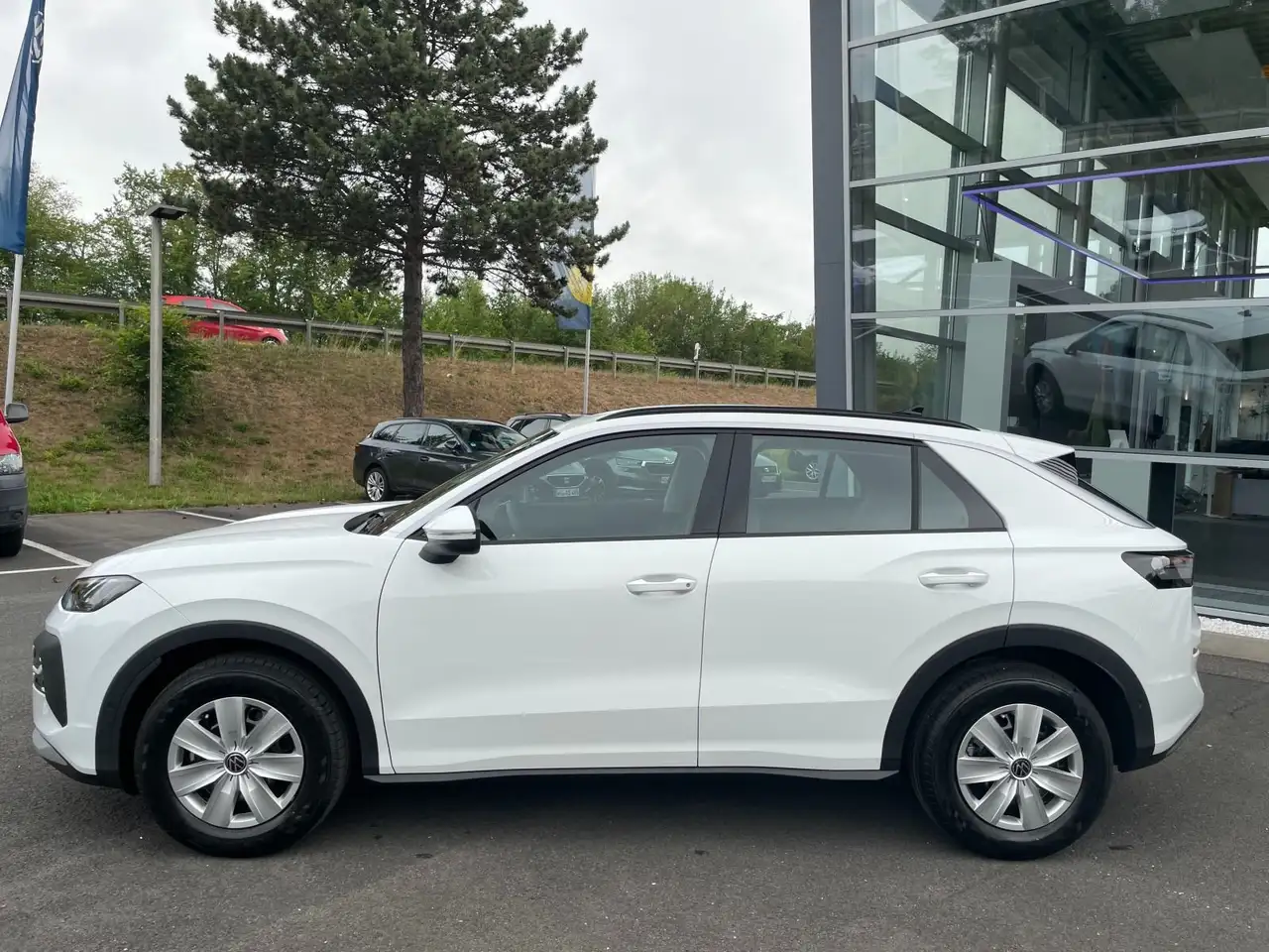 Volkswagen T-Roc Trend 1.5 eTSI DSG / CarPlay, AHK, LED, миниатюра 5