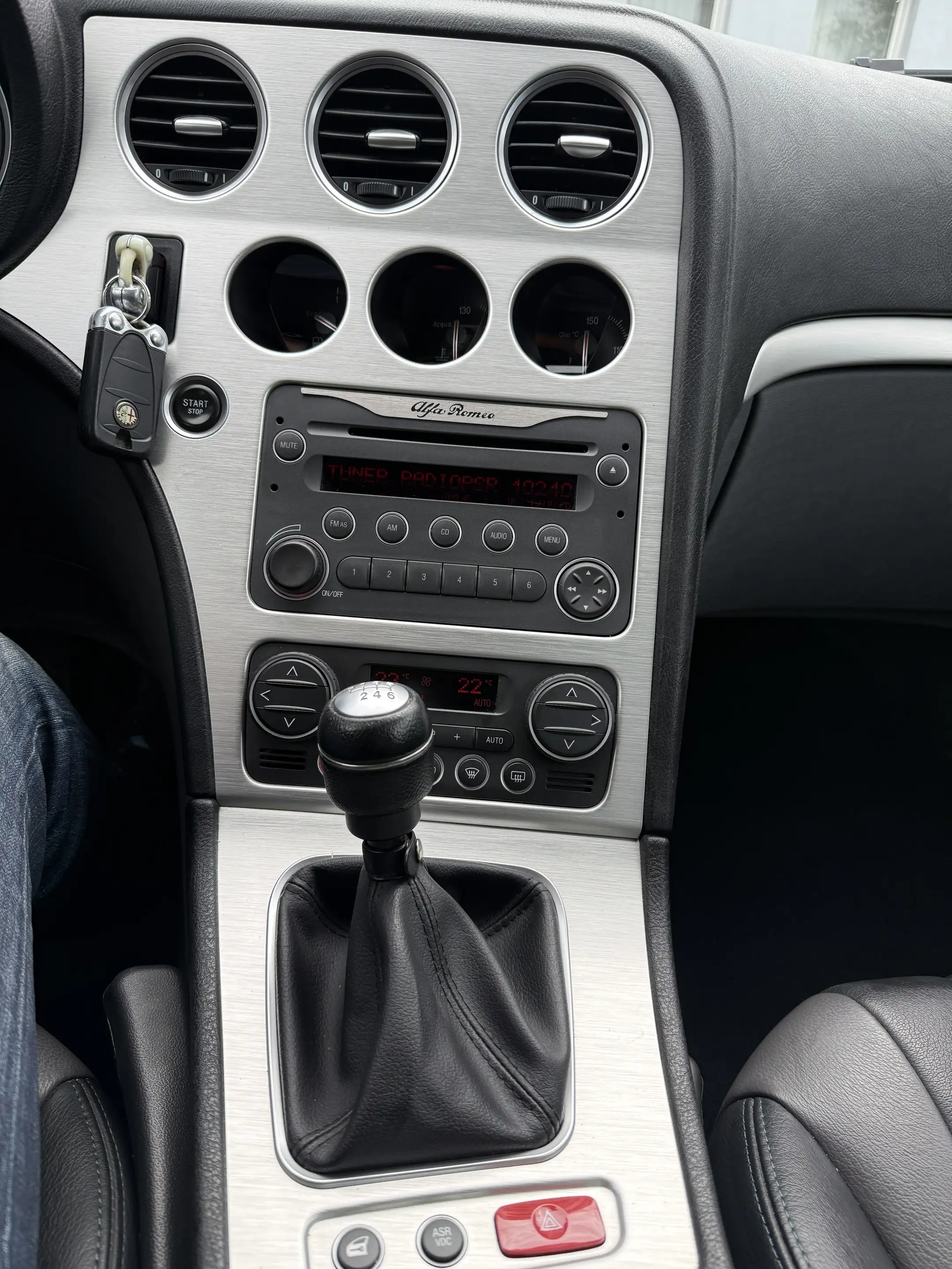 Alfa Romeo Brera 2.2 JTS 16V Sky View — photo 9