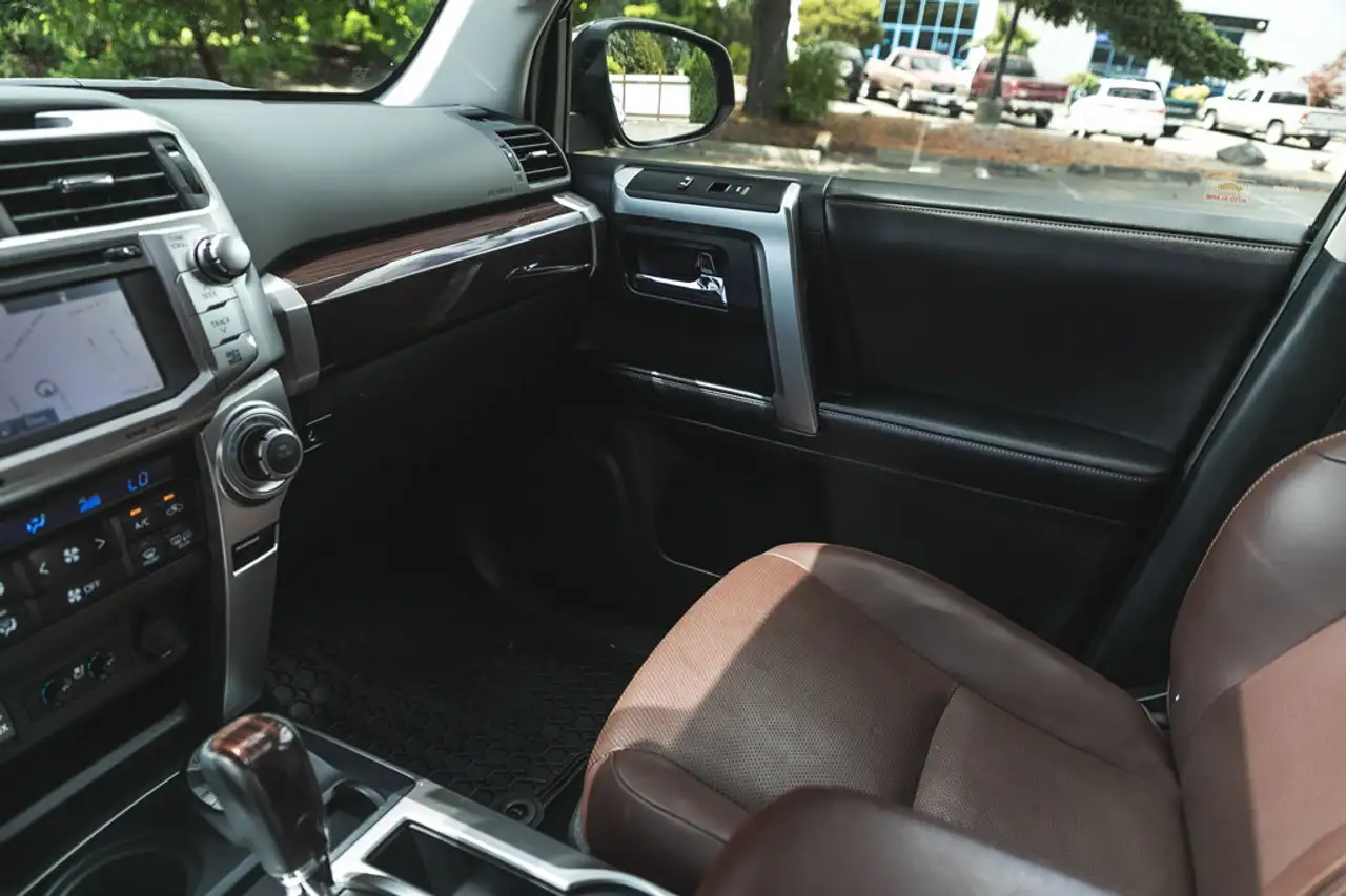 Toyota 4-Runner снимка Toyota 4-Runner