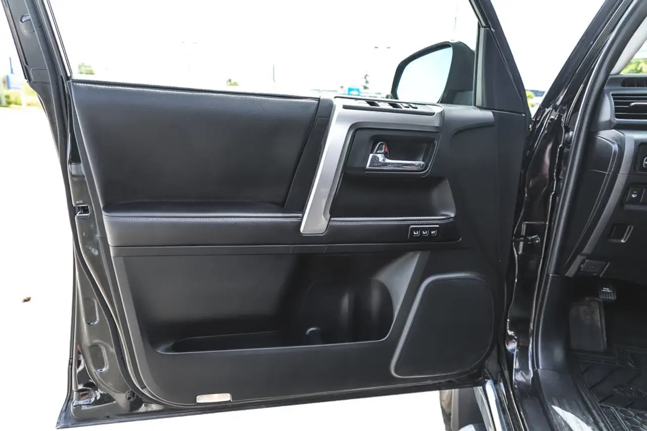 Toyota 4-Runner снимка Toyota 4-Runner