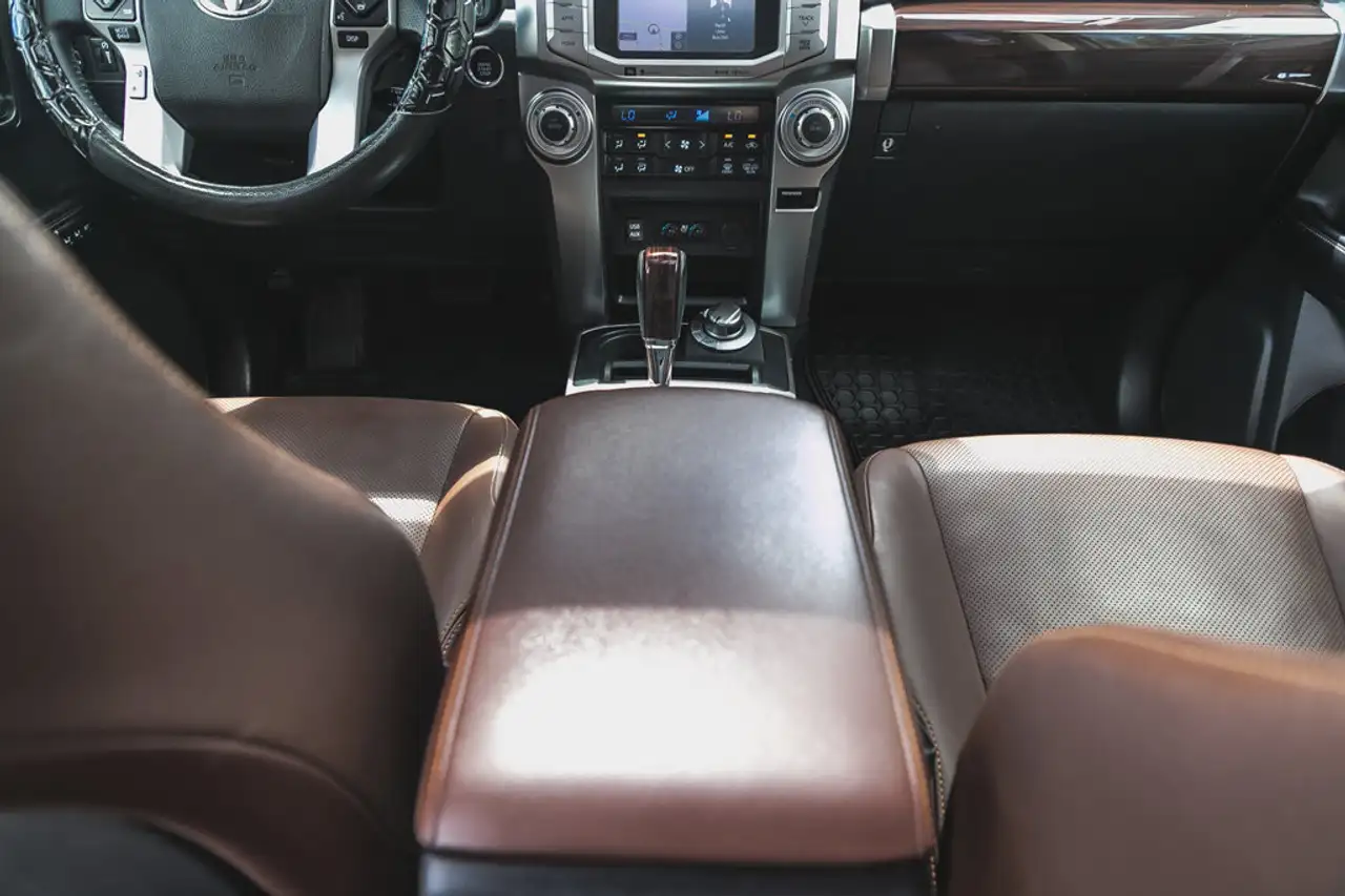 Toyota 4-Runner снимка Toyota 4-Runner
